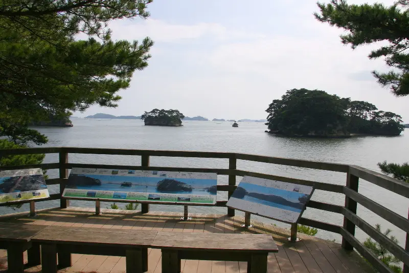 松島湾の島々が眺められる遊歩道の一番奥にある展望台