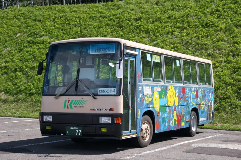 弘前市内と岩木山八合目を結ぶ弘南バスのシャトルバス