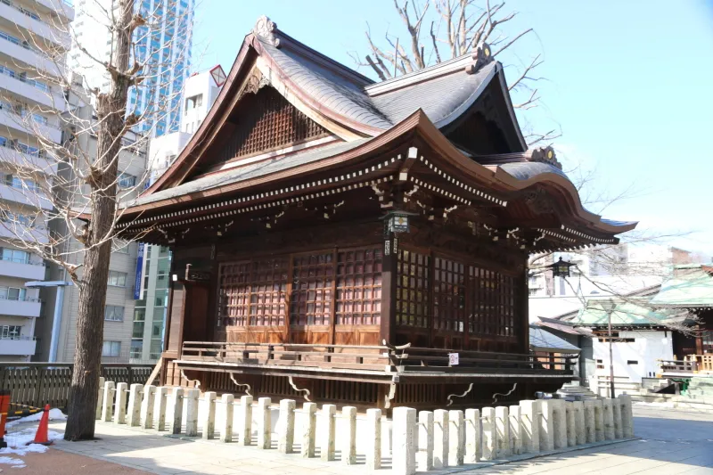 熊野神社例大祭で演芸が行われる神楽殿