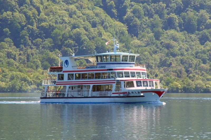 十和田湖の定番観光となっている遊覧船