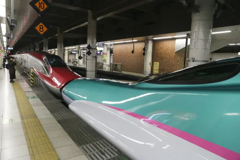 盛岡まで連結運行する東北新幹線「はやぶさ＆こまち」