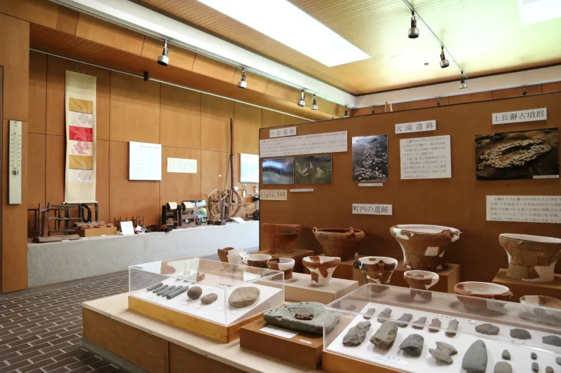 長瀞の民具や遺跡出土品を展示する長瀞町郷土資料館