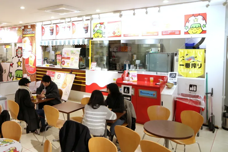 日本で唯一、できたてのベビースターが食べられる場所