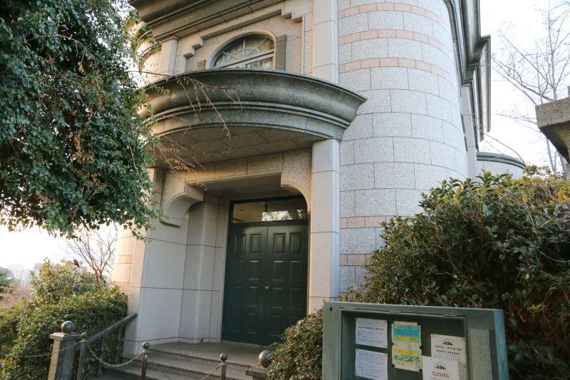 外国人墓地の移り変わりを紹介する横浜外国人墓地資料館