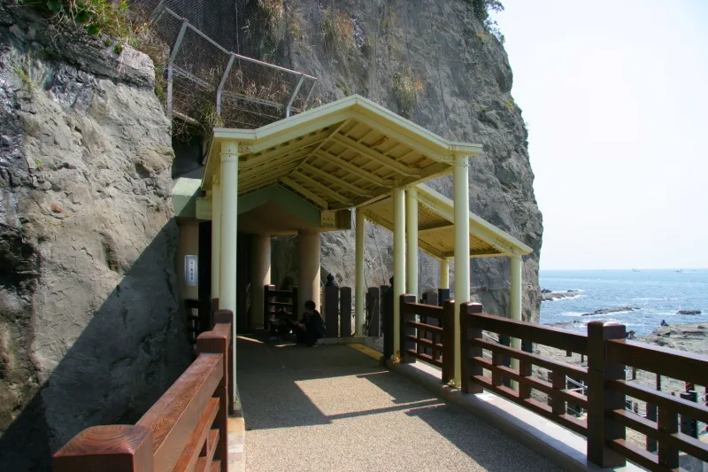 江の島の観光スポットとなっている江の島岩屋
