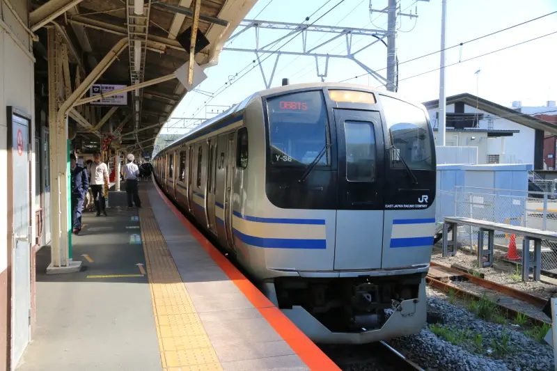 大船駅と久里浜駅を結んでいるＪＲ横須賀線