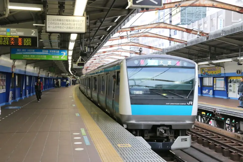 横浜駅と大船駅の間を結ぶＪＲ根岸線