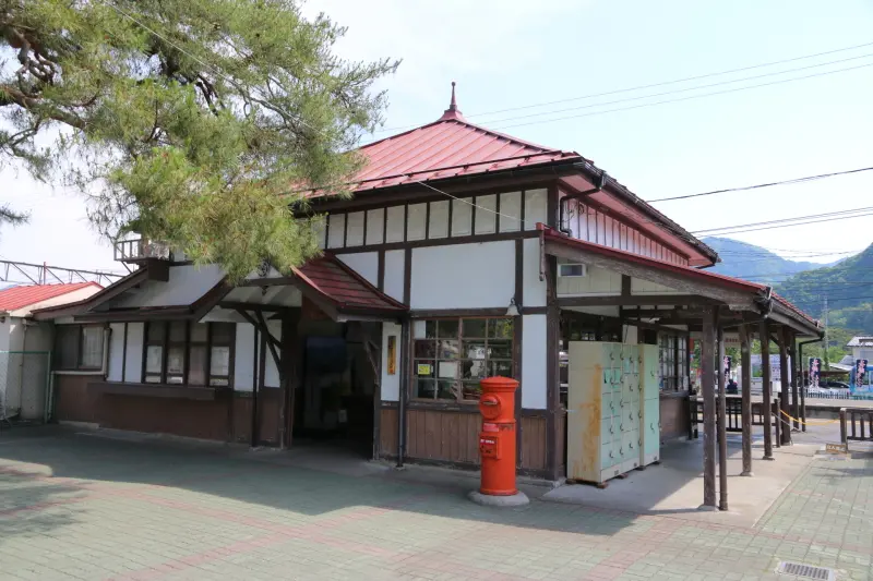 観光など交通アクセスとして利用されている長瀞駅