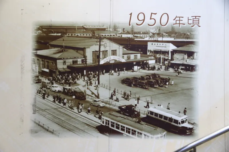 戦後復興期を迎えた１９５０年頃に撮影された桜木町駅