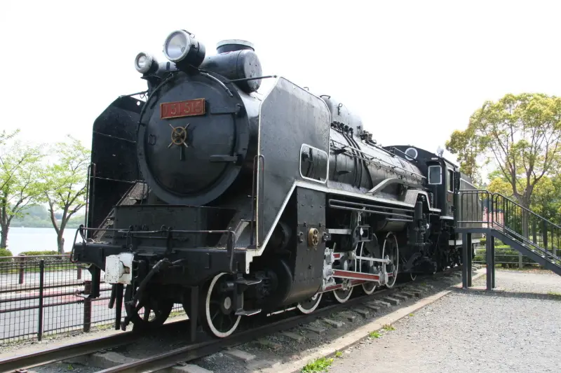 デゴイチで知られているＤ５１形蒸気機関車の展示