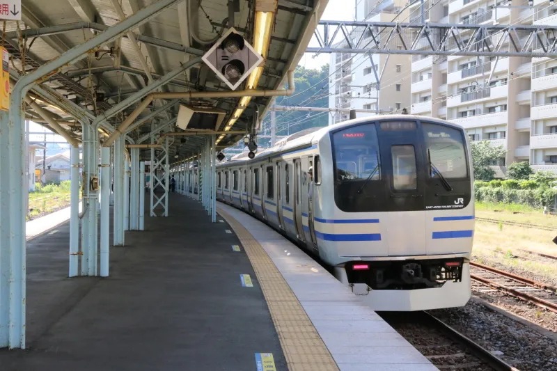 大船駅と久里浜駅を結んでいるＪＲ横須賀線
