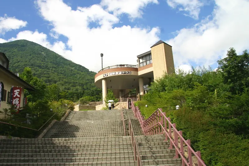 中禅寺湖と男体山の両方が見える展望台