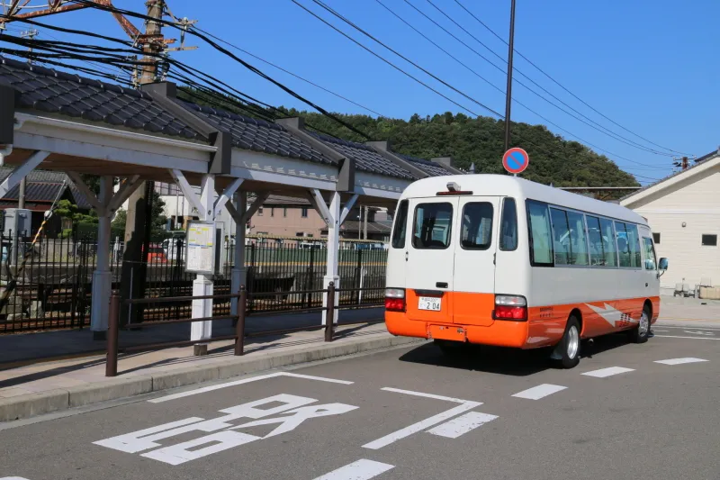 永平寺へ楽々アクセスできる駅前のパス乗り場