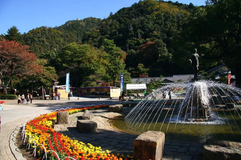 園内には木々が植えられ、綺麗に整備されている岐阜公園