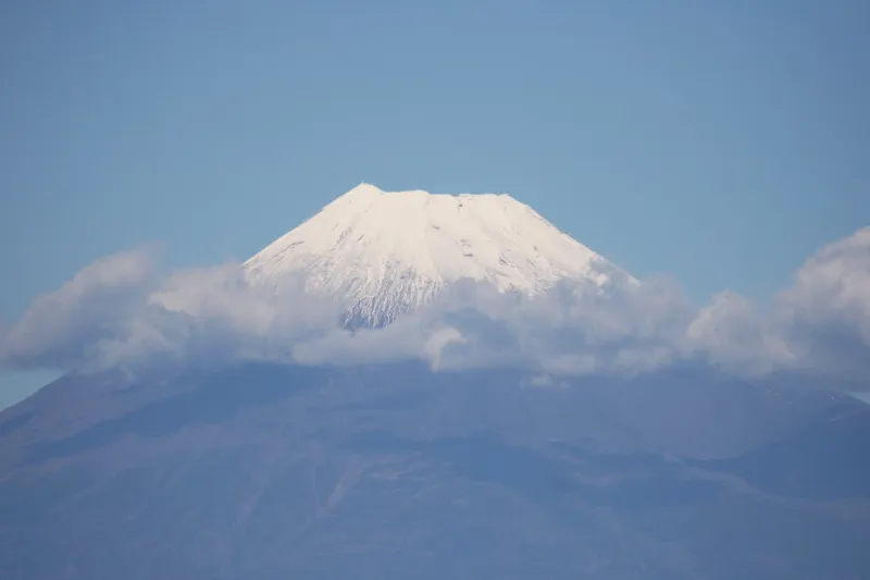 １１月に訪れたため、山頂に雪が積もっていた富士山