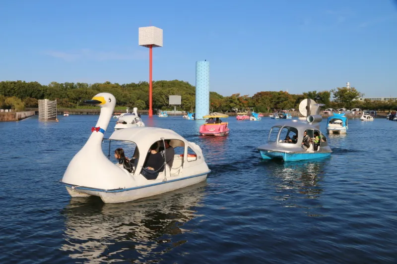 色々なタイプの貸ボートがある夢の池サイクルボート