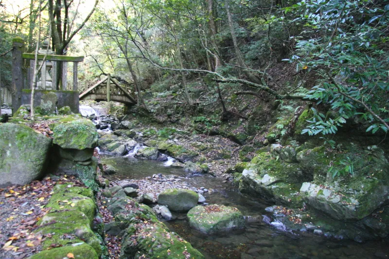 七宝瀧寺のある上流から流れている犬鳴川