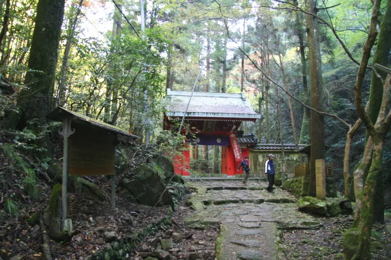 七宝瀧寺の参道