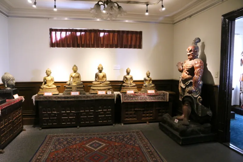 ガンダーラやタイの仏像など仏教美術の展示