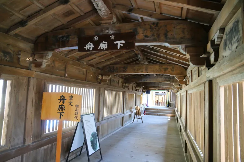 桃山時代の建築様式を見ることのできる船廊下の室内