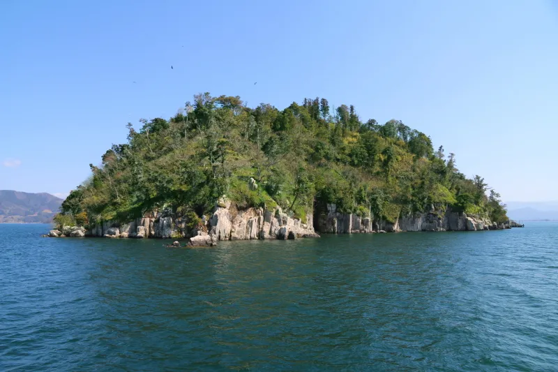 琵琶湖の北部に浮かぶ周囲２ｋｍの小さな島