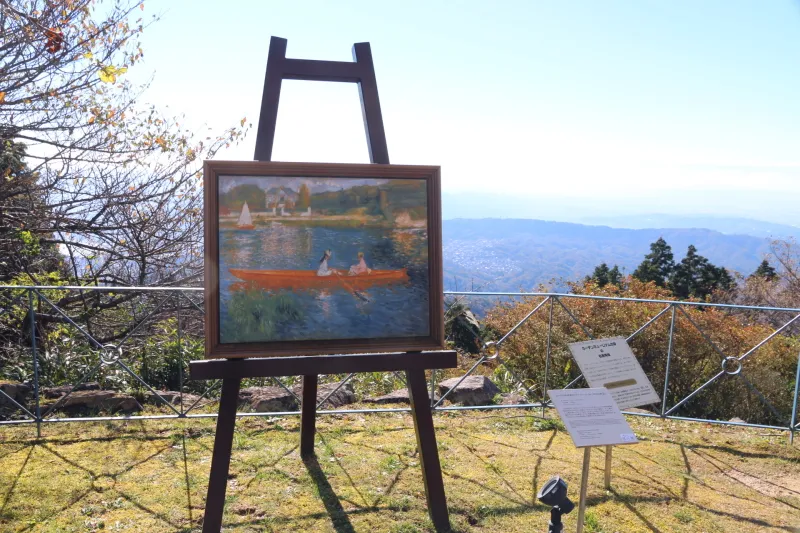 モネ、ルノワール、ゴッホなどの絵画を陶板で屋外展示