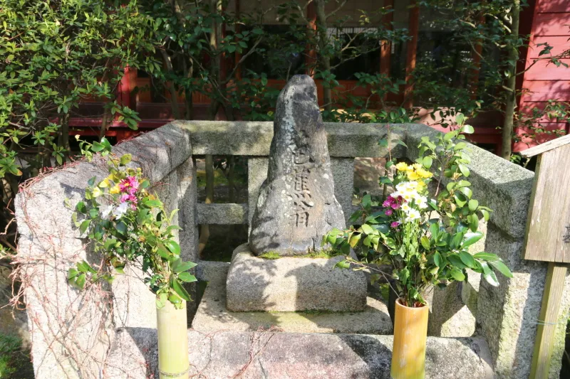 遺言により、この地に建てられた松尾芭蕉の墓