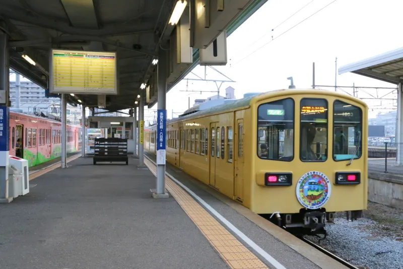米原駅と貴生川駅を結ぶ、近江鉄道も乗り入れる彦根駅