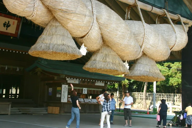 長さ１３ｍ、重さ５トンもある日本一のしめ縄 