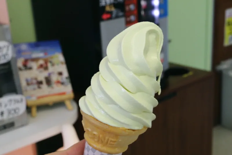 鳥取砂丘の定番とも言える梨ソフトクリーム 