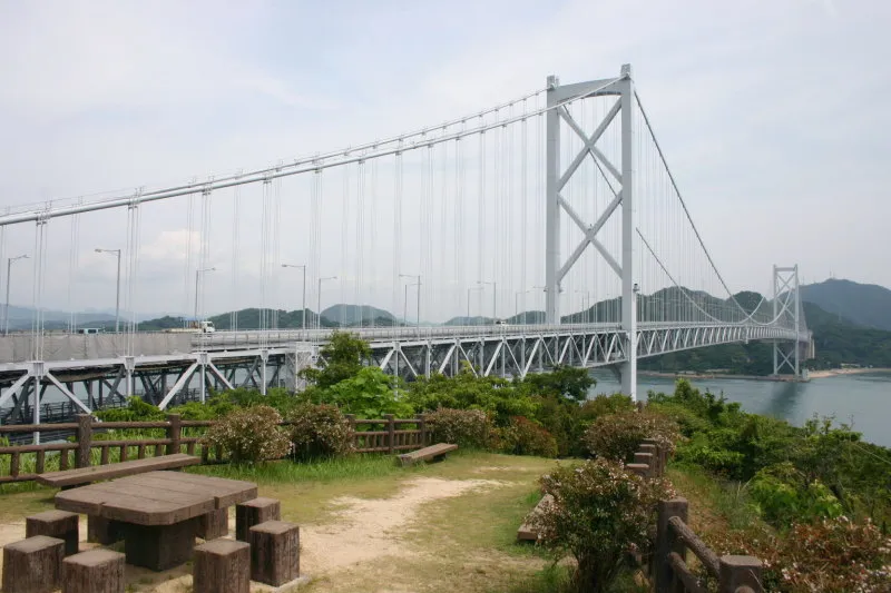 橋の西側にある因島大橋記念公園からの展望 