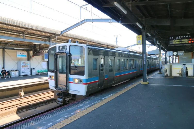 高松駅と愛媛県宇和島駅を結ぶＪＲ予讃線 