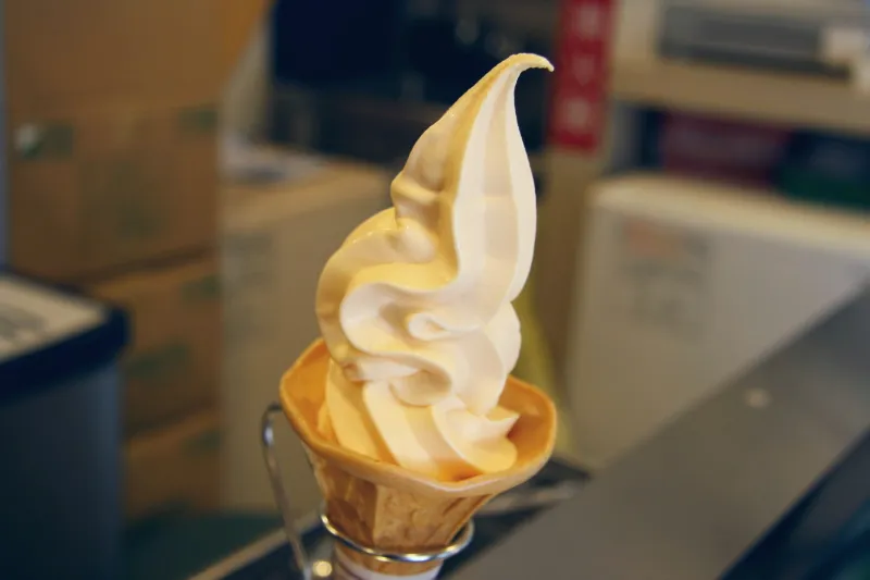 六実庵で人気となっている、いよかんソフトクリーム 