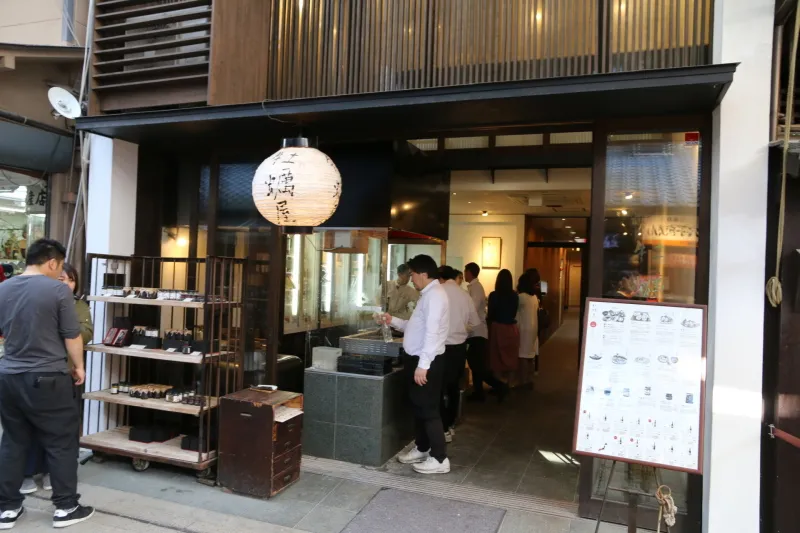 広島地御前産の殻付を使用したカキ料理専門店「牡蠣屋」 