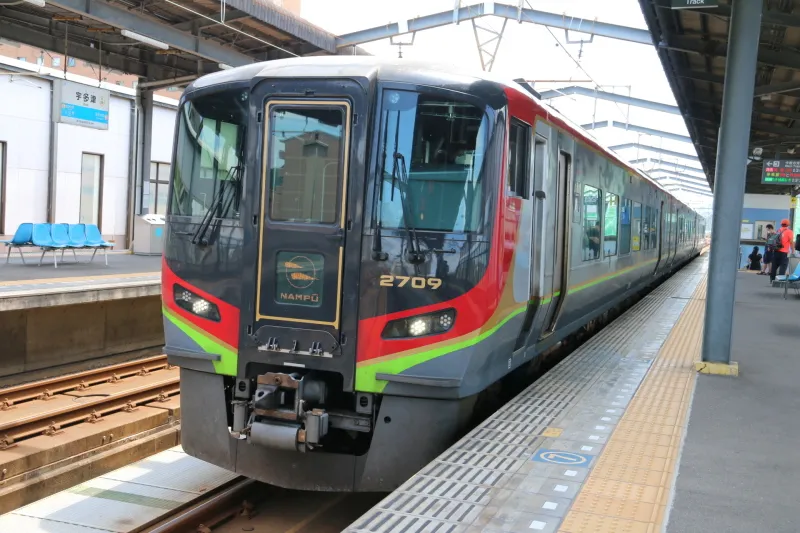 岡山駅と高知駅の間を運行する特急「南風」 