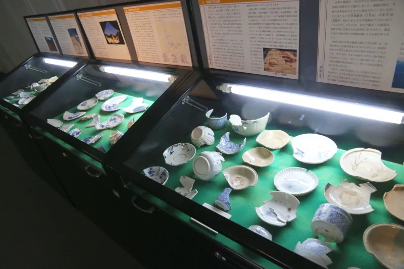天狗谷窯跡など発掘調査で出土した４００年前の陶片展示 