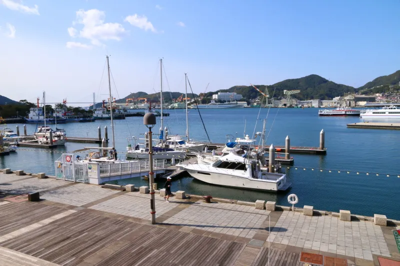 目の前には長崎港が広がり開放感のある景色が魅力 