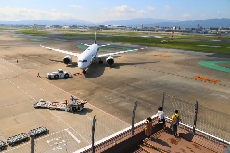 福岡空港は広く、目の前に広がる開放感ある景色 