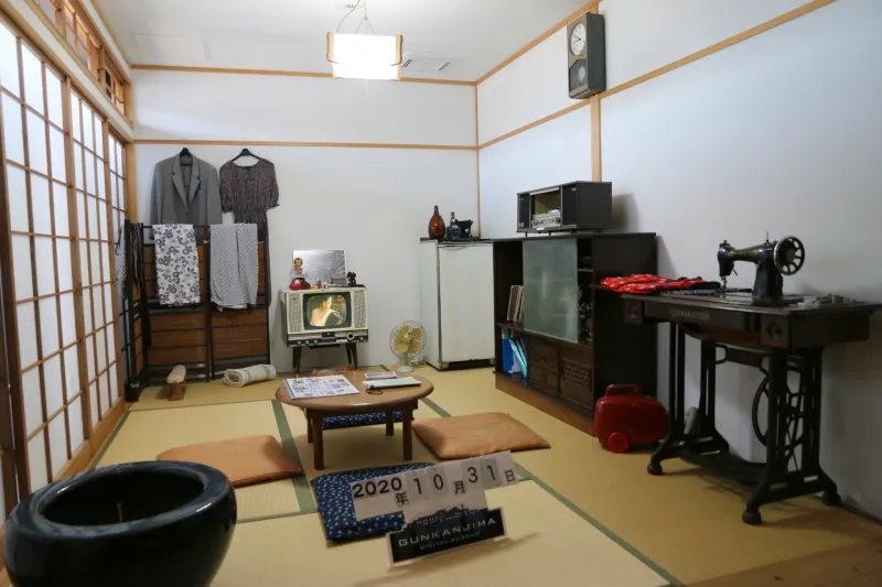 昭和の雰囲気が漂う、１９５０年代後半の室内を再現 