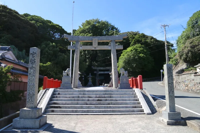 大島の観光スポットになっている宗像大社中津宮 