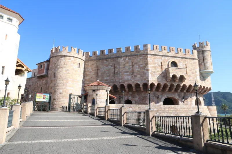 スペインにある古城をイメージして建てられたお城 