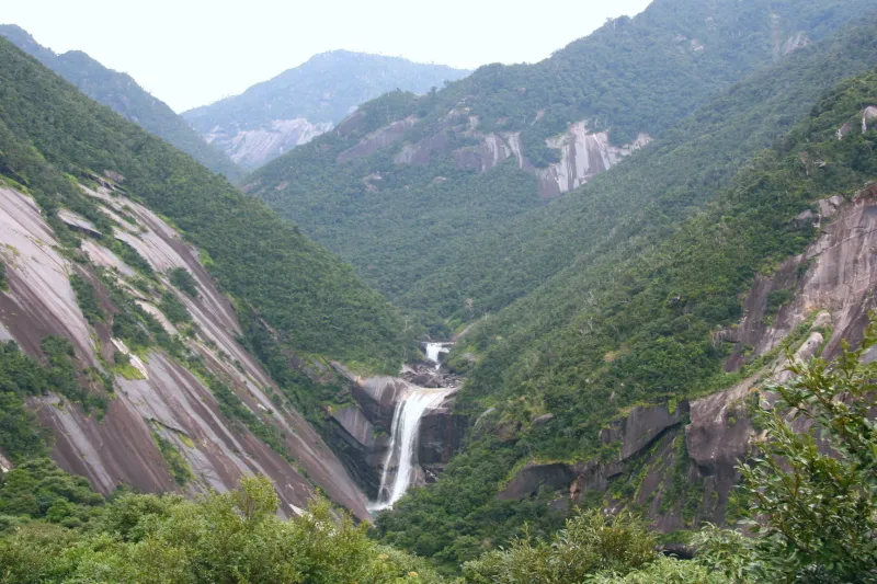 千尋の滝 – 屋久島の観光ガイド