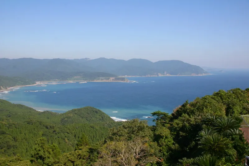 日南海岸の綺麗な海が見渡せる北方向の景色 